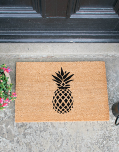 Pineapple doormat