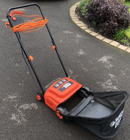 Used Black & Decker GD300 Electric Lawn Raker Very Good Condition